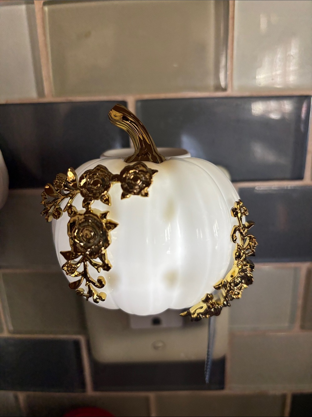 Yankee Candle Scent Plug Diffuser White Pumpkin w/Gold Flowers Fall lGIFT NEW